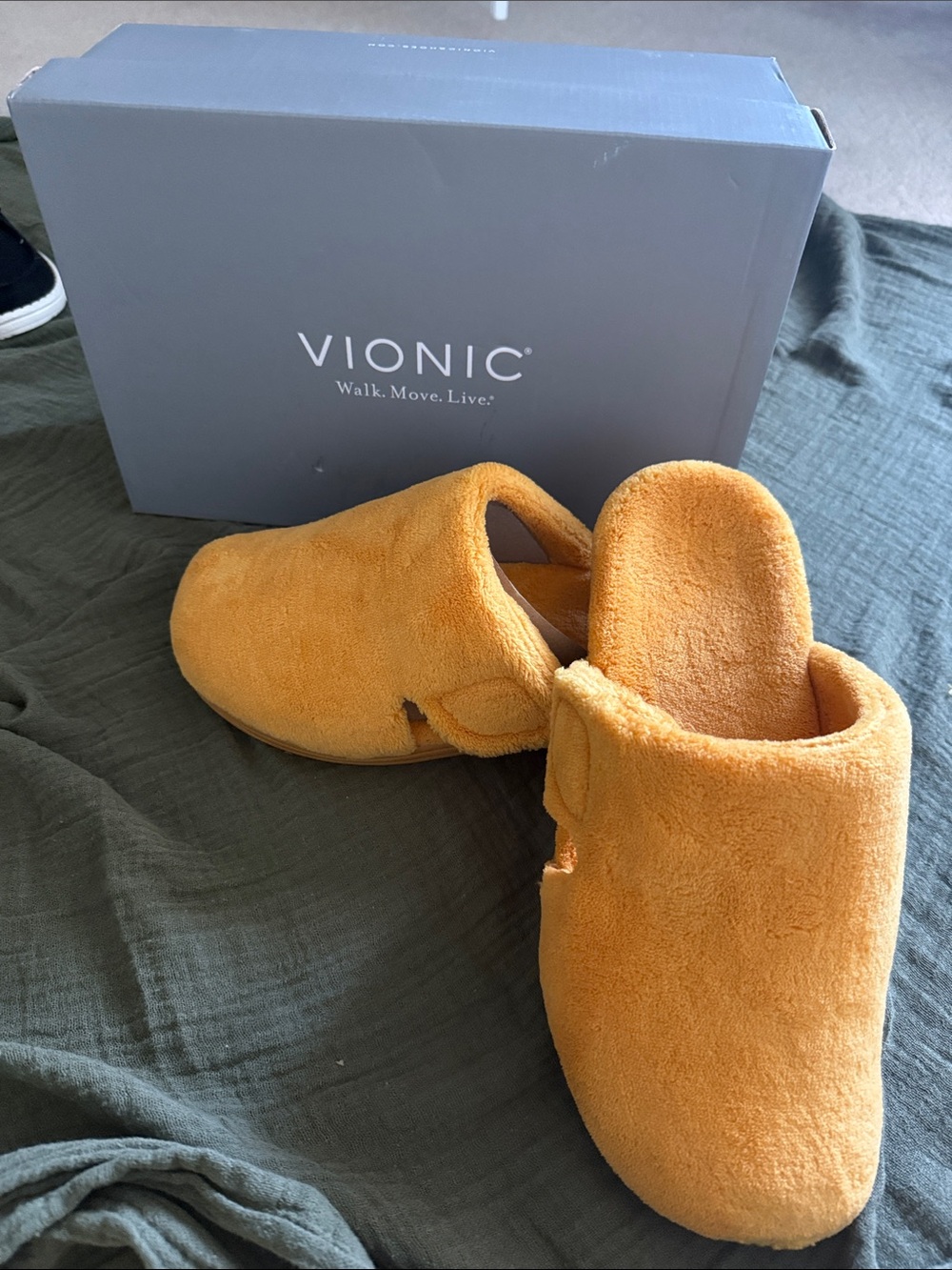Vionic Gemma Orthaheel Orthotic Plush Slide Slippers in sunflower color